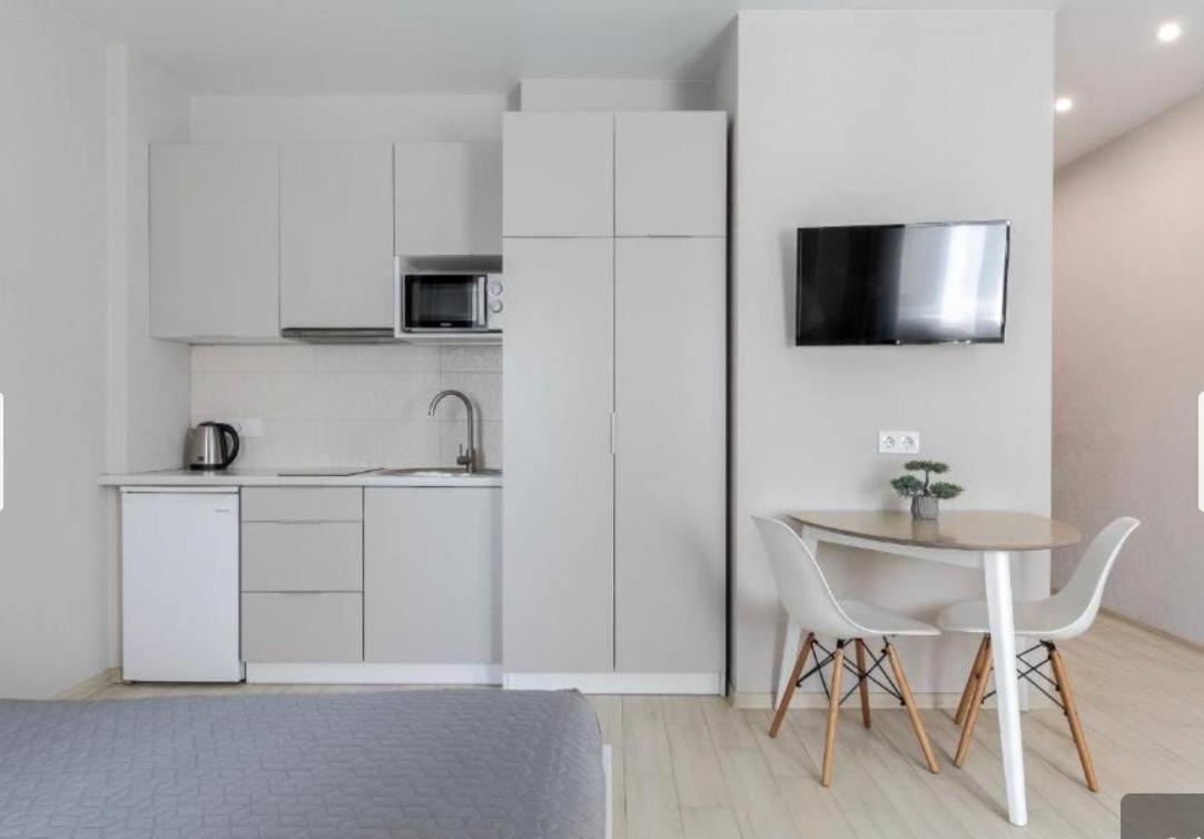 біля вокзалу, на вулиці голубовича 37 Apartment *