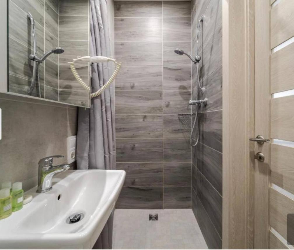 біля вокзалу, на вулиці голубовича 37 Apartment Lviv