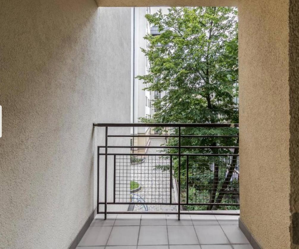 біля вокзалу, на вулиці голубовича 37 Apartment *